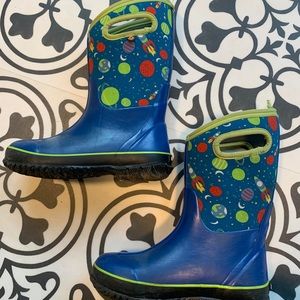 Boy’s Bogs size 4